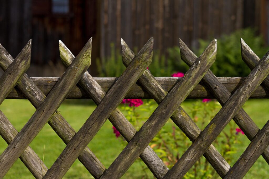 garden fence 414369 1280
